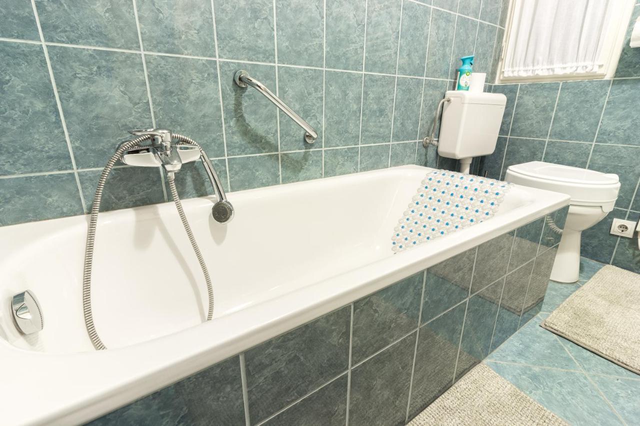 בודפשט Beautiful Spacious Three-Room Suite Close To Buda Castle מראה חיצוני תמונה